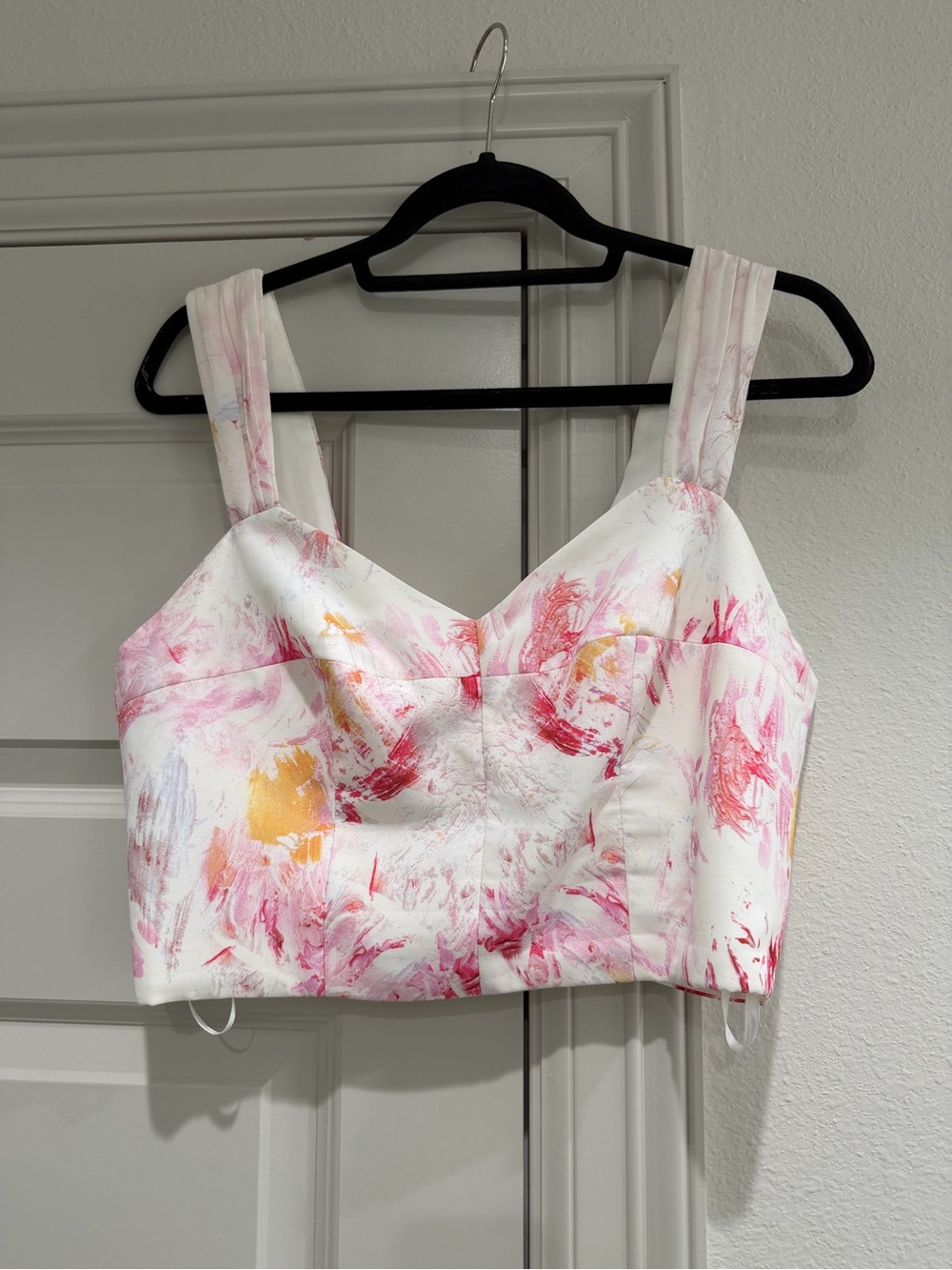 BCBGMaxAzria Women’s White Floral Brushstroke Crop Top M EUC